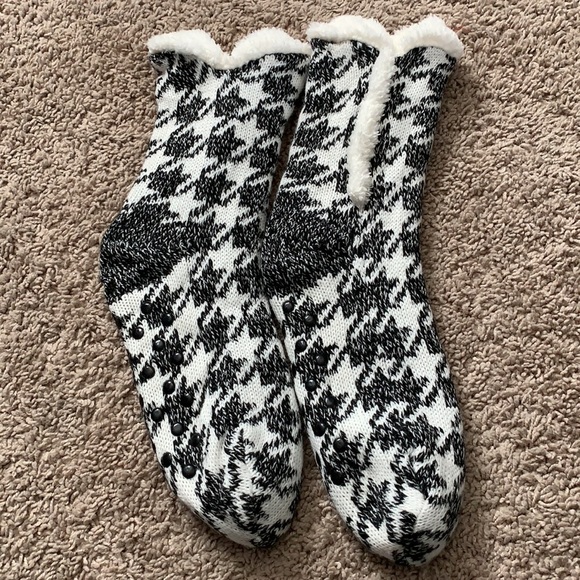 Warm fuzzy socks *sold* - Picture 2 of 3